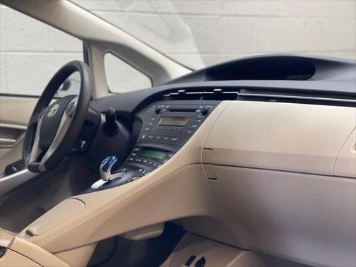 2010 Toyota Prius III