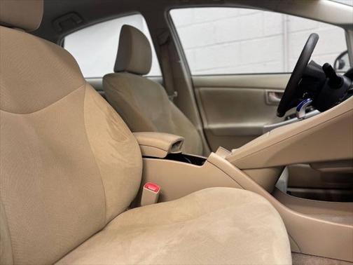 2010 Toyota Prius III