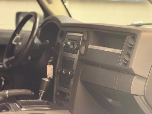 2009 Jeep Commander Sport