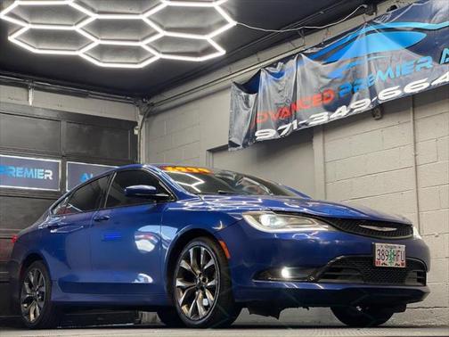 2015 Chrysler 200 S
