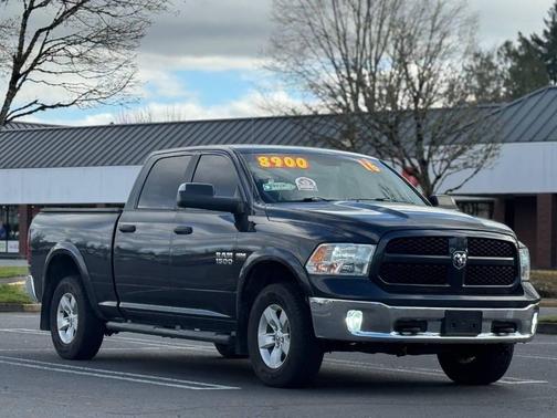 2016 RAM 1500 SLT