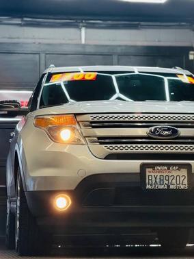 Ingot Silver Metallic 2014 Ford Explorer XLT