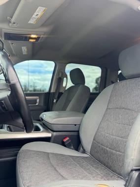Delmonico Red Pearlcoat 2018 RAM 1500 Big Horn