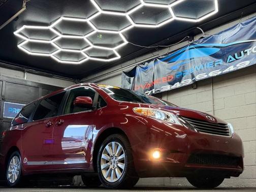 2012 Toyota Sienna XLE