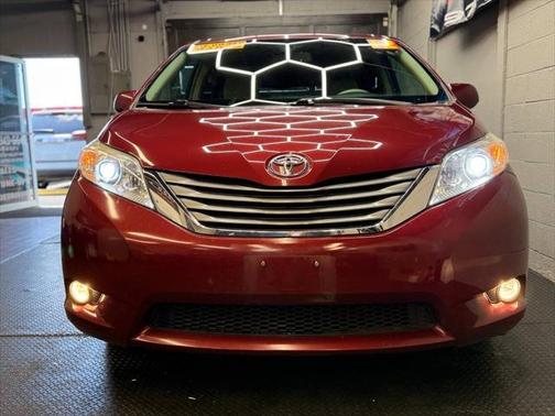 2012 Toyota Sienna XLE