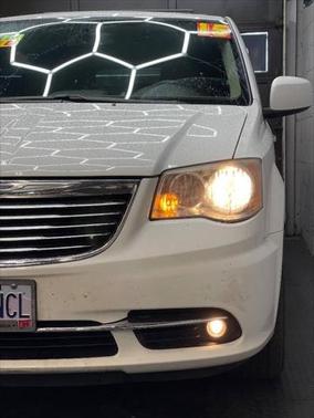 2015 Chrysler Town & Country Touring