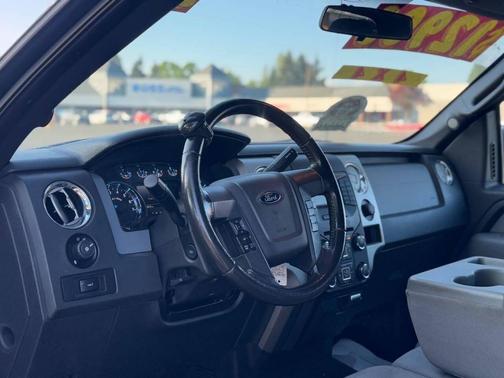 Tuxedo Black Metallic/Ingot Silver Metallic 2014 Ford F-150 XLT