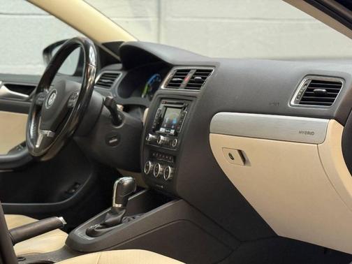 2014 Volkswagen Jetta Hybrid SEL Premium