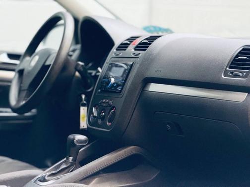 2009 Volkswagen Rabbit Base