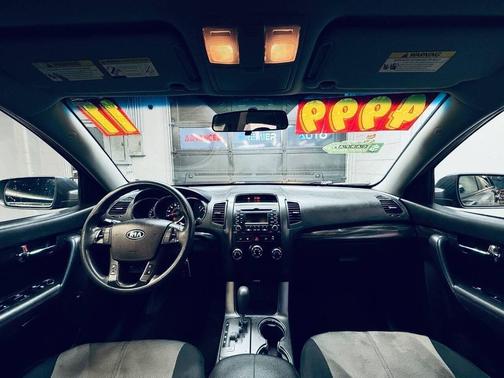 2011 Kia Sorento LX