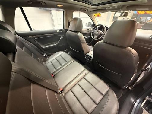 2014 Volkswagen Jetta SportWagen DSG TDI w/Sunroof & Nav