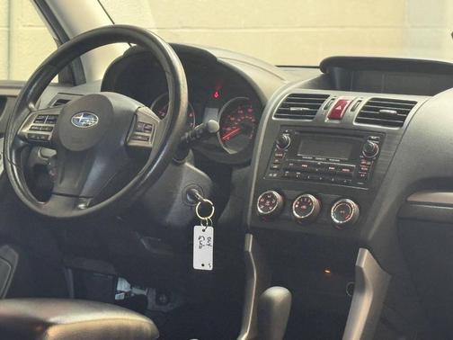 Ice Silver Metallic 2015 Subaru Forester 2.5i