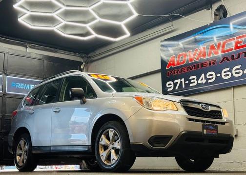 Ice Silver Metallic 2015 Subaru Forester 2.5i
