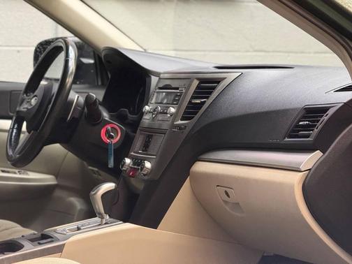 2010 Subaru Outback 2.5 i Premium