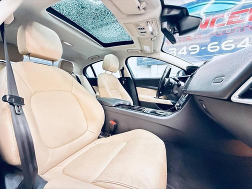 2017 Jaguar XE 25t Premium