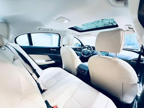 2017 Jaguar XE 25t Premium