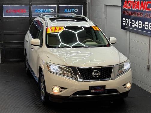 Moonlight White 2013 Nissan Pathfinder SL