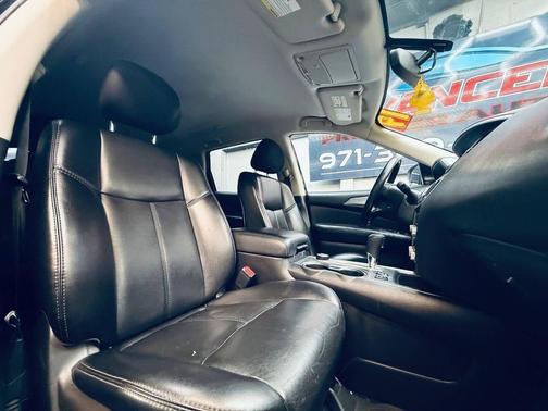 2019 Nissan Pathfinder SL