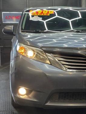 2015 Toyota Sienna XLE
