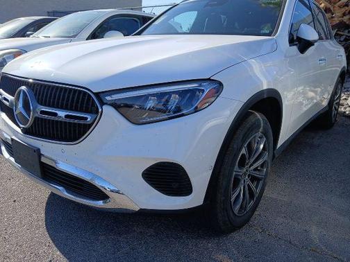 MANUFAKTUR Moonlight White Metallic 2024 Mercedes-Benz GLC 300 Base