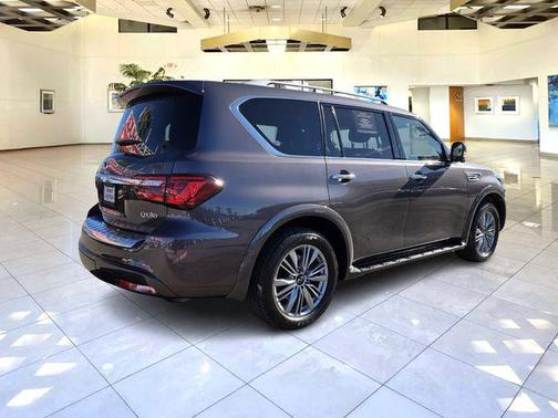2023 INFINITI QX80 Luxe