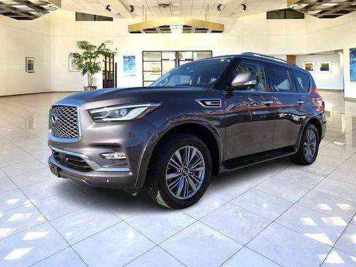 2023 INFINITI QX80 Luxe