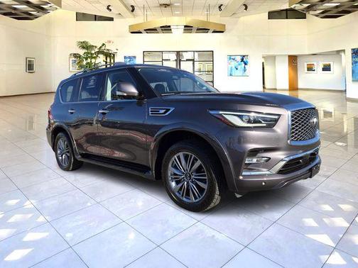 2023 INFINITI QX80 Luxe
