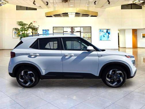 Lunar White 2025 Hyundai VENUE SEL
