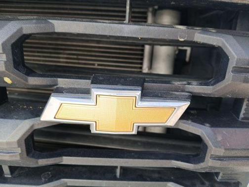 Summit White 2022 Chevrolet Silverado 2500 Custom