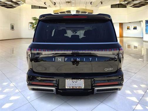 2025 INFINITI QX80 Luxe