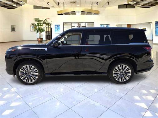 2025 INFINITI QX80 Luxe