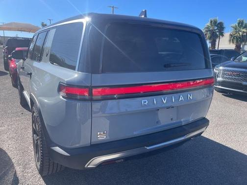 2023 Rivian R1S Adventure