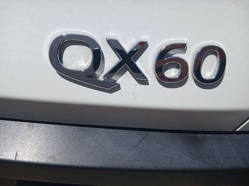 Glacier White 2024 INFINITI QX60 Pure