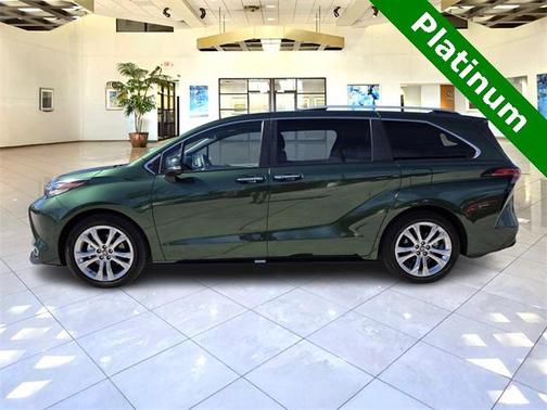 2023 Toyota Sienna Platinum 7 Passenger