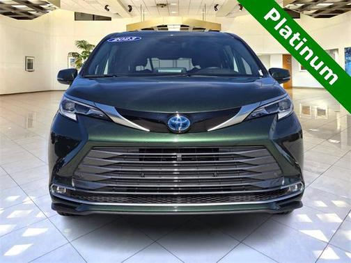 2023 Toyota Sienna Platinum 7 Passenger