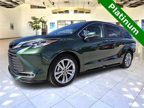 2023 Toyota Sienna Platinum 7 Passenger