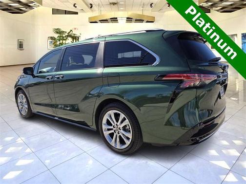 2023 Toyota Sienna Platinum 7 Passenger