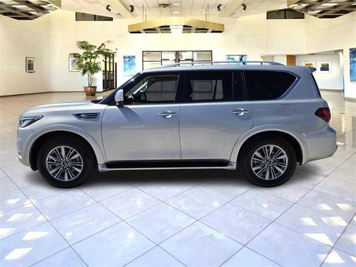 2021 INFINITI QX80 Luxe