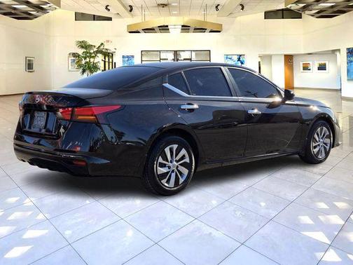 Super Black 2021 Nissan Altima S FWD