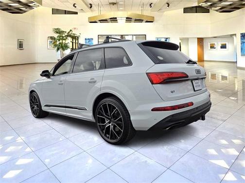 2025 Audi Q7 55 Prestige