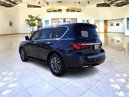 2022 INFINITI QX80 Luxe