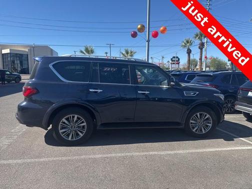 2022 INFINITI QX80 Luxe