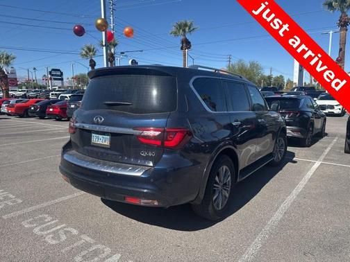 2022 INFINITI QX80 Luxe