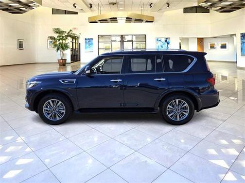 2022 INFINITI QX80 Luxe