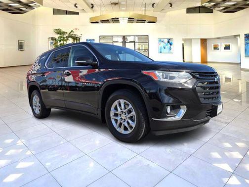 Black Metallic 2020 Chevrolet Traverse LT Cloth
