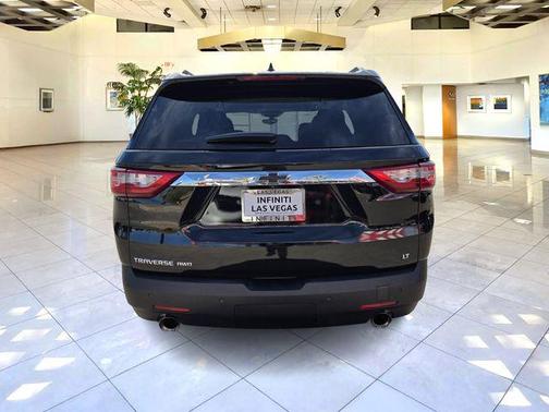 Black Metallic 2020 Chevrolet Traverse LT Cloth