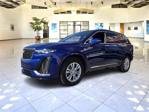 2025 Cadillac XT6 Luxury AWD