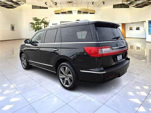 2019 Lincoln Navigator Select