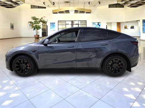 2023 Tesla Model Y Long Range Dual Motor All-Wheel Drive