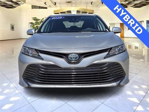 2019 Toyota Camry Hybrid LE